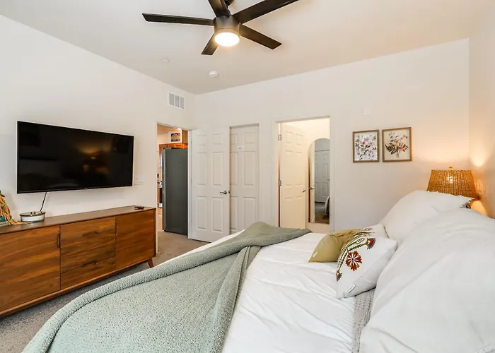 1 Mi To Dtwn Flagstaff: W/ 2 Balconies! Flagstaff