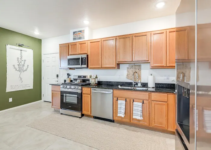 1 Mi To Dtwn Flagstaff: W/ 2 Balconies! * Flagstaff