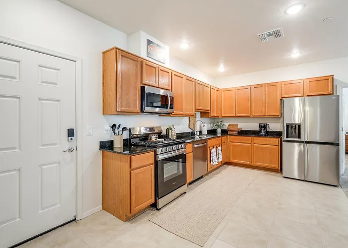 Casa vacanze 1 Mi To Dtwn Flagstaff: W/ 2 Balconies!