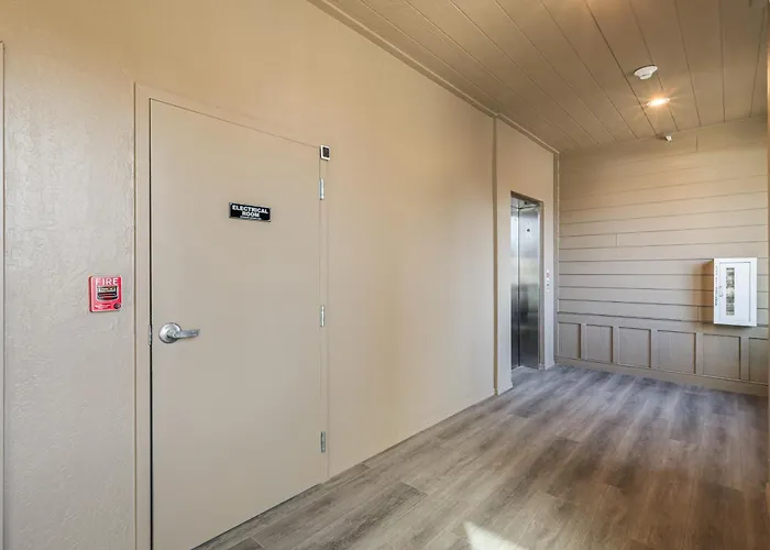 1 Mi To Dtwn Flagstaff: W/ 2 Balconies! Flagstaff