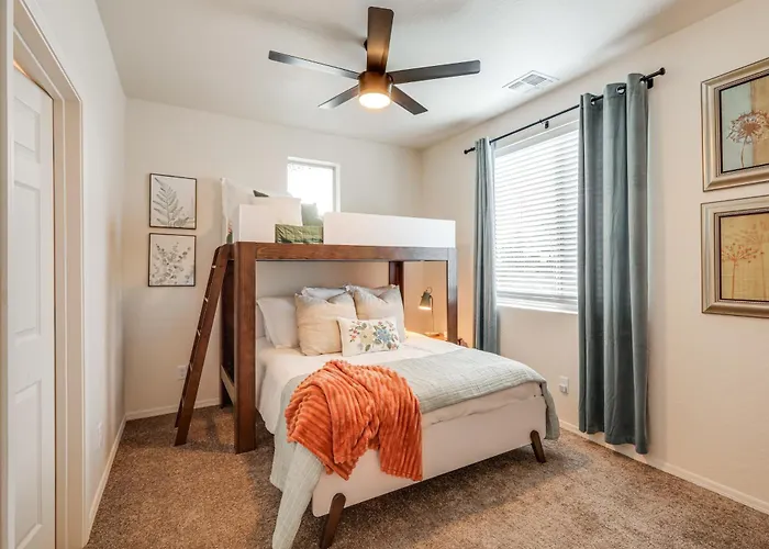 1 Mi To Dtwn Flagstaff: W/ 2 Balconies! *